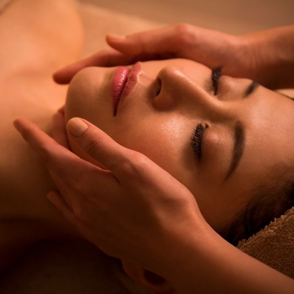 渋谷で小顔のフェイシャルをお考えでしたらリラマックスをご利用ください